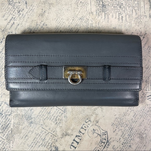 Salvatore Ferragamo Gray Gancini Logo LeatherWallet